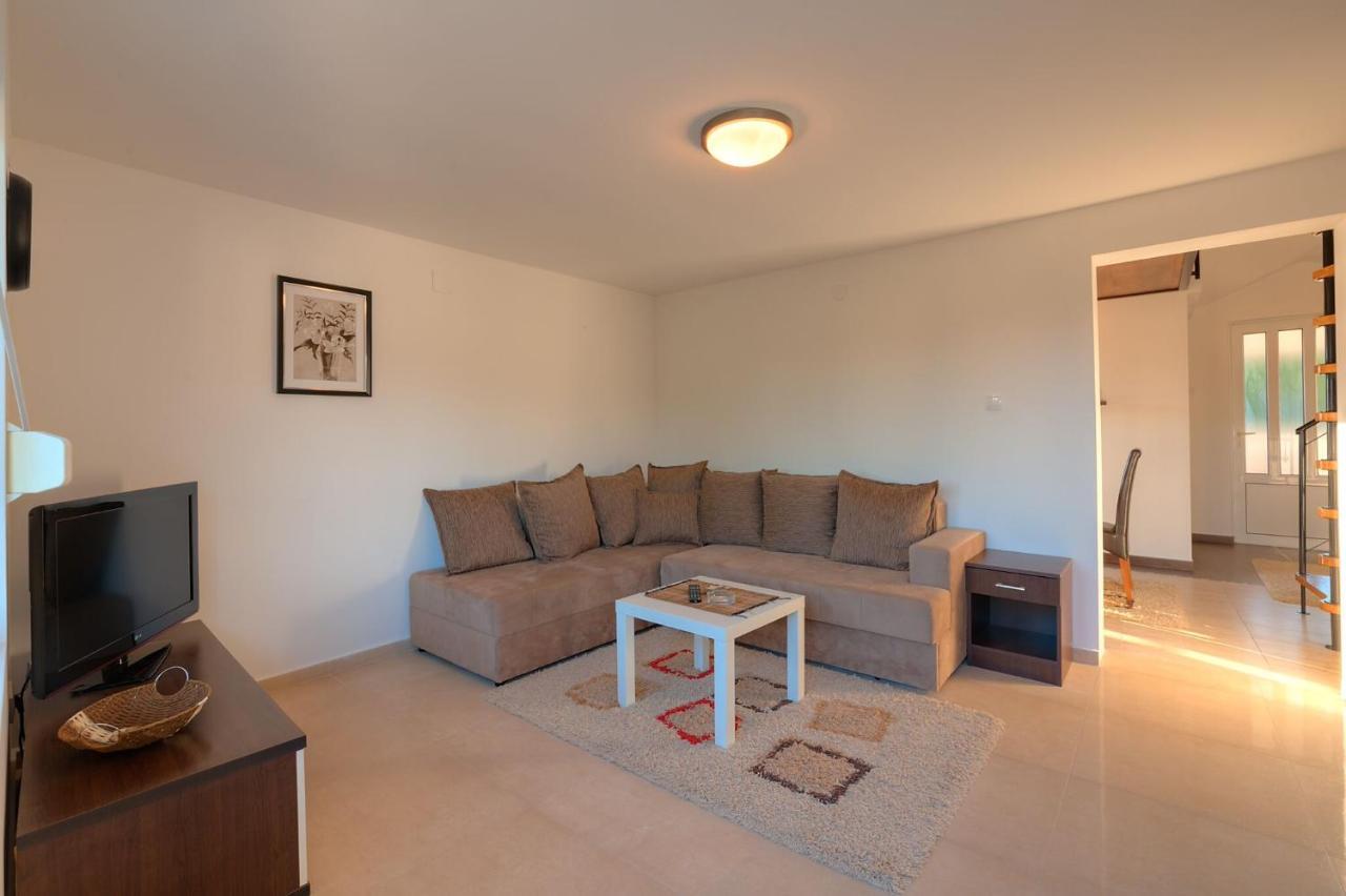 Apartments Pean 蒂瓦特 外观 照片