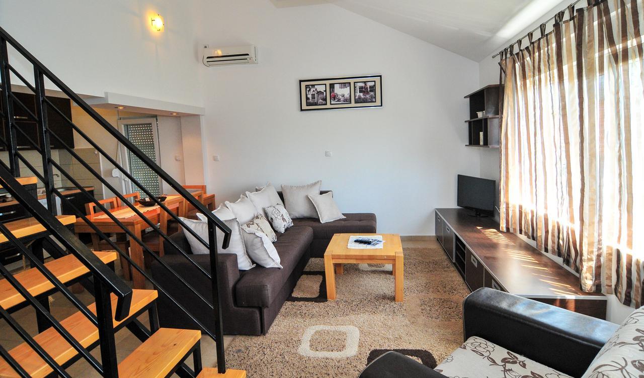 Apartments Pean 蒂瓦特 外观 照片