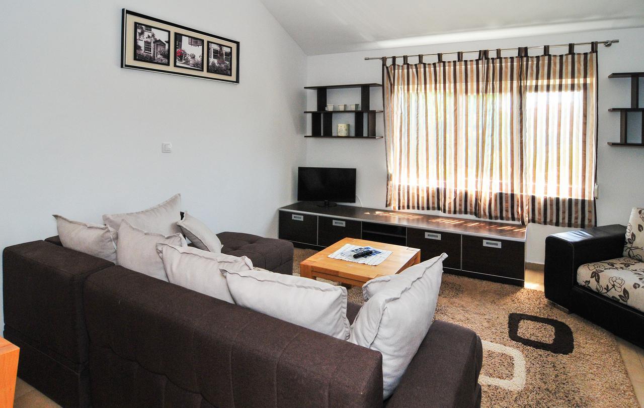 Apartments Pean 蒂瓦特 外观 照片